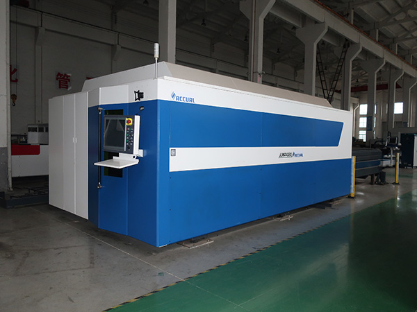 1000 wattos lézeres vágó 8 mm ms lemez ， 6mm ss lézeres vágógép ára