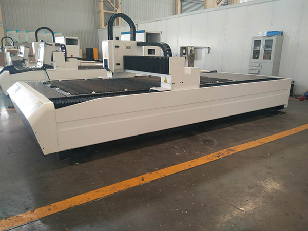 1000W 2000W 3000W 4000W 6Kw szálas lézervágó gép fémlemezhez